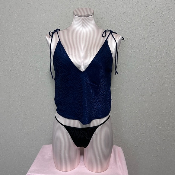 8hrs Sale! VS LUXE Lounge sleep set - Picture 1 of 11